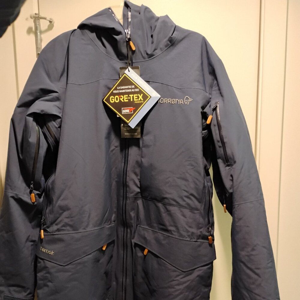 NWT - Norrona Tamok GORE-TEX 2L Thermo80 Mens winter ski hike jacket Medium Blue
